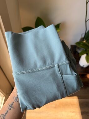 Athleta Salutation Stash Pocket 7/8 Tights/Leggings